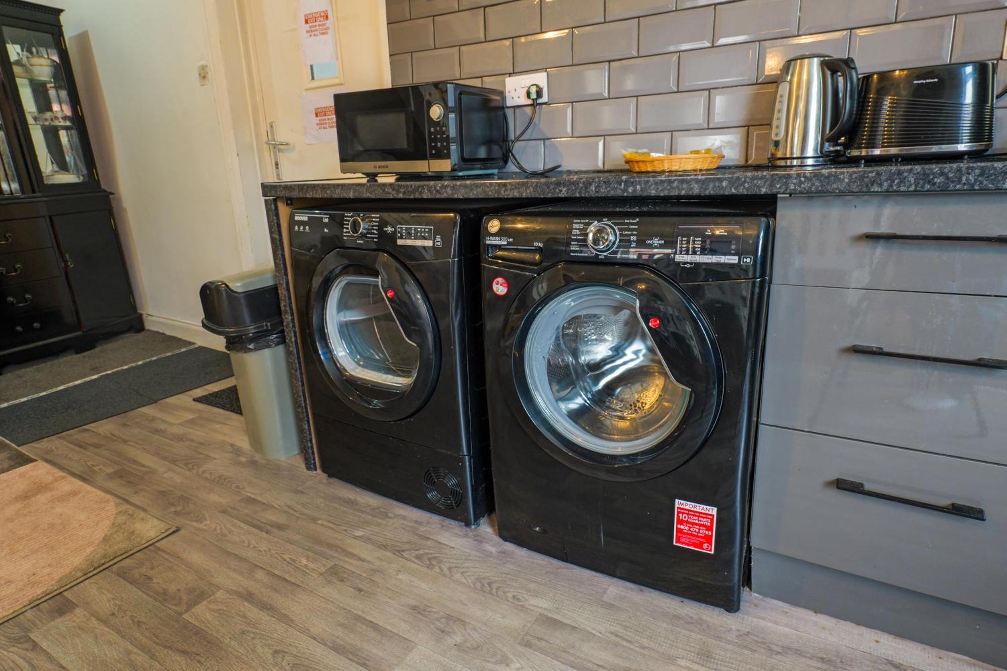 Rochdale 3 Bedroom House 2 Bath With Free Parking Sleeps 7 Dış mekan fotoğraf