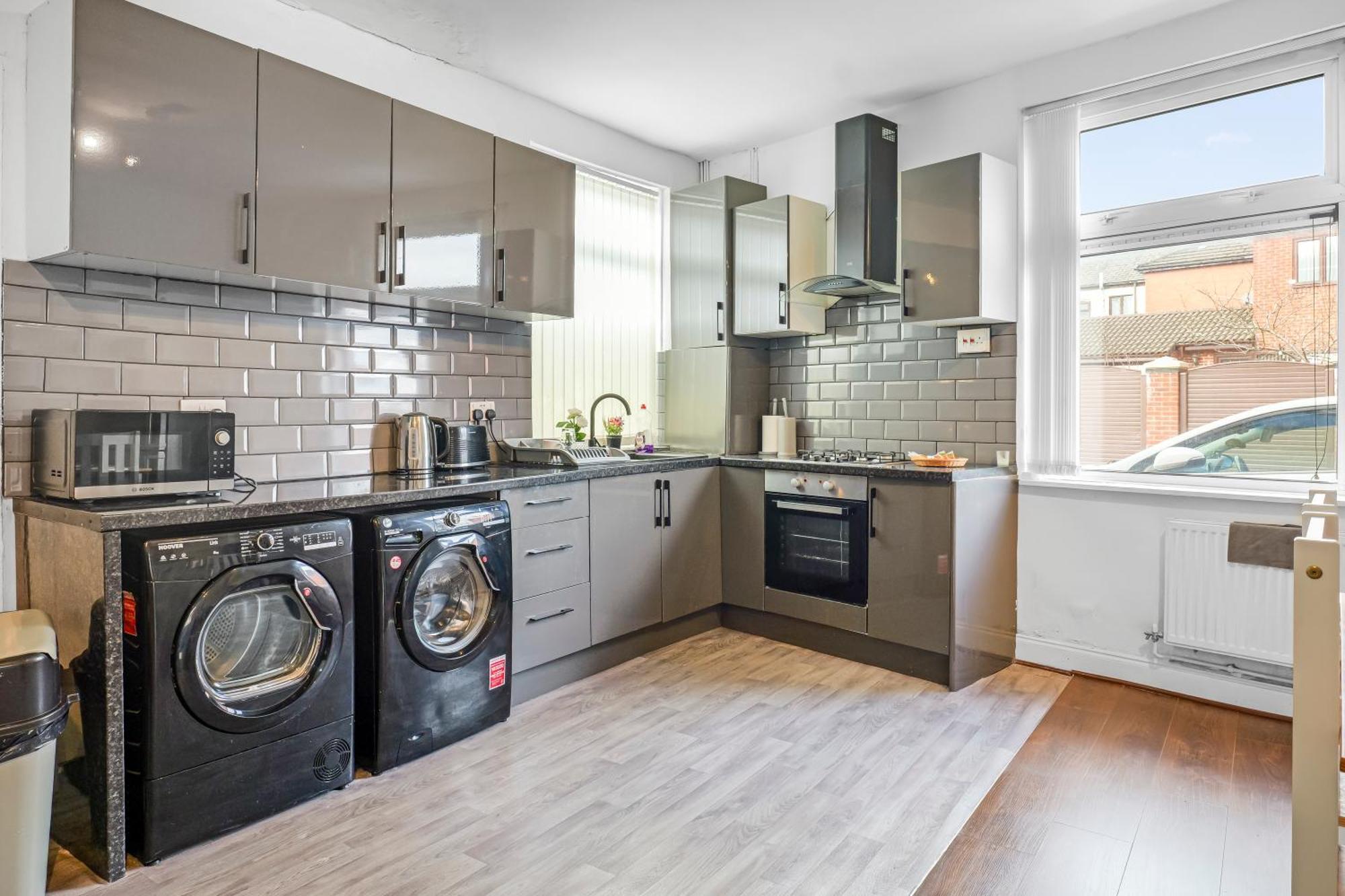 Rochdale 3 Bedroom House 2 Bath With Free Parking Sleeps 7 Dış mekan fotoğraf