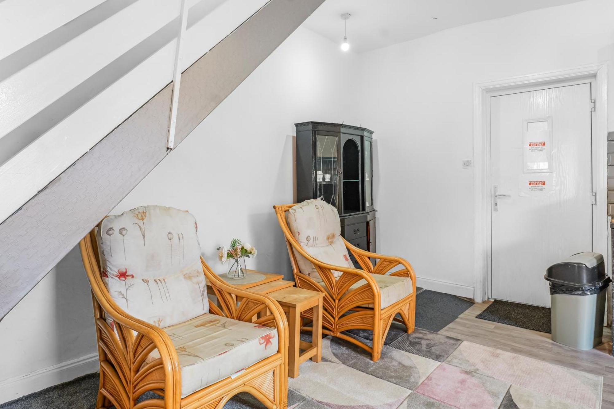 Rochdale 3 Bedroom House 2 Bath With Free Parking Sleeps 7 Dış mekan fotoğraf