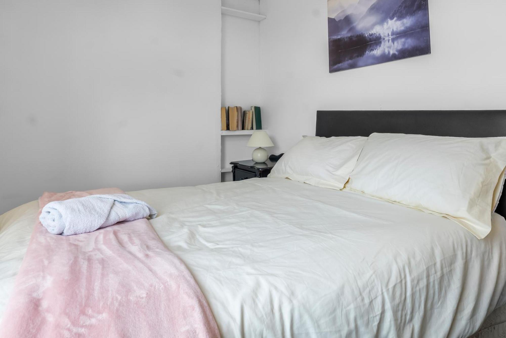 Rochdale 3 Bedroom House 2 Bath With Free Parking Sleeps 7 Dış mekan fotoğraf
